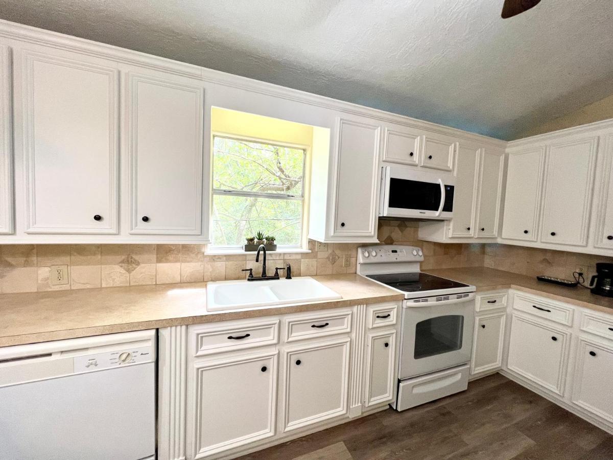 2 Bdrm Treehouse Hideout- Lake Conroe With Boat Ramp Montgomery Bagian luar foto