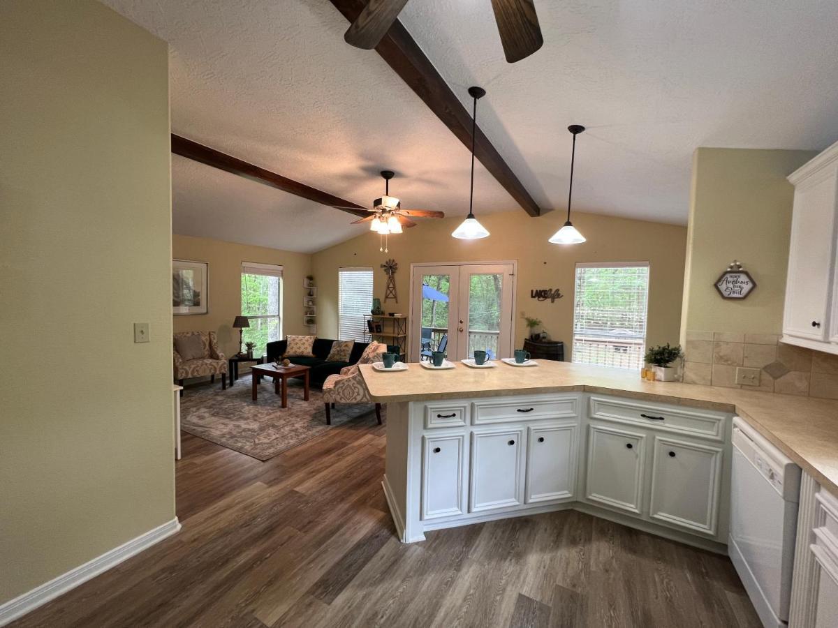 2 Bdrm Treehouse Hideout- Lake Conroe With Boat Ramp Montgomery Bagian luar foto