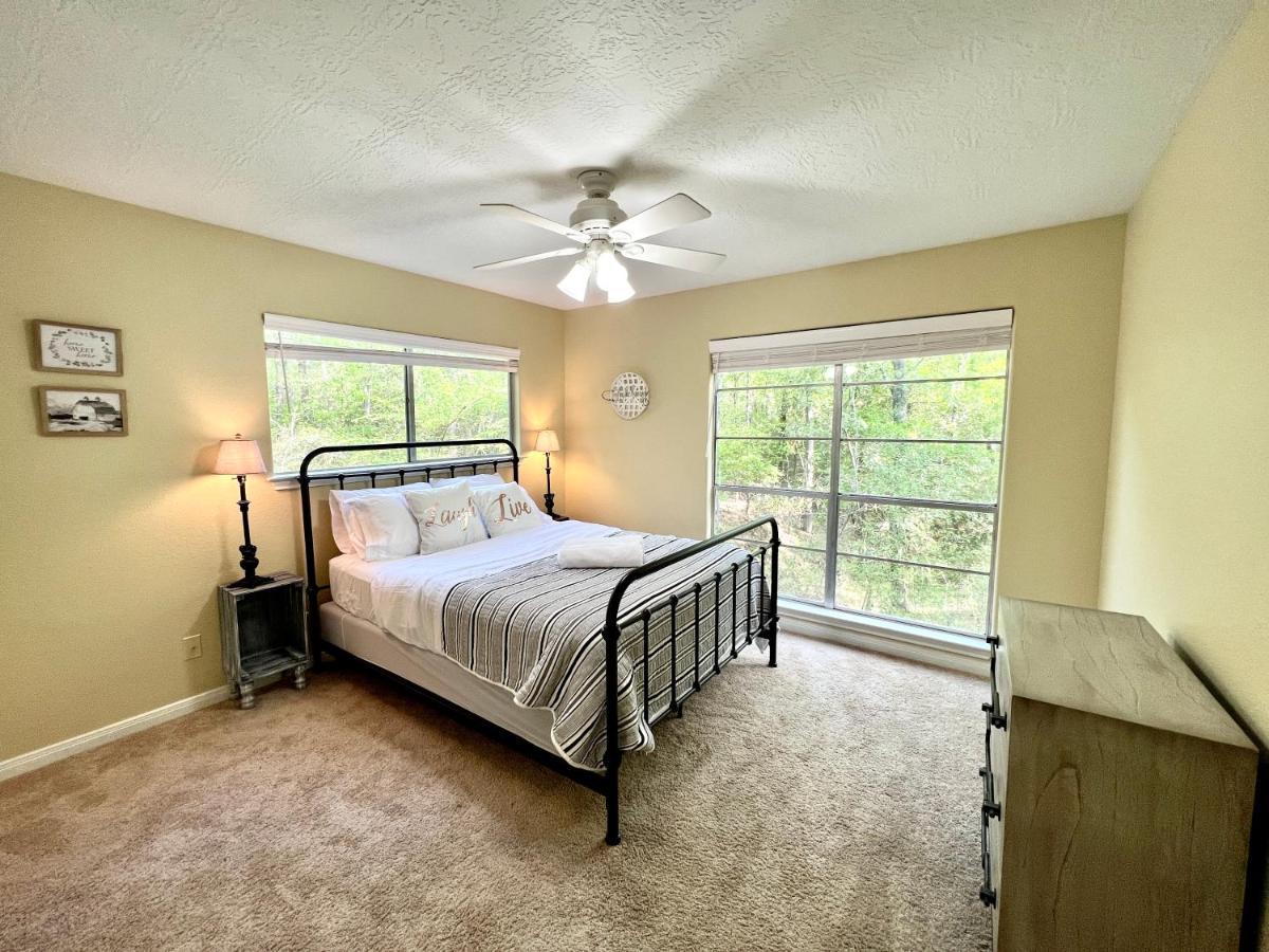2 Bdrm Treehouse Hideout- Lake Conroe With Boat Ramp Montgomery Bagian luar foto