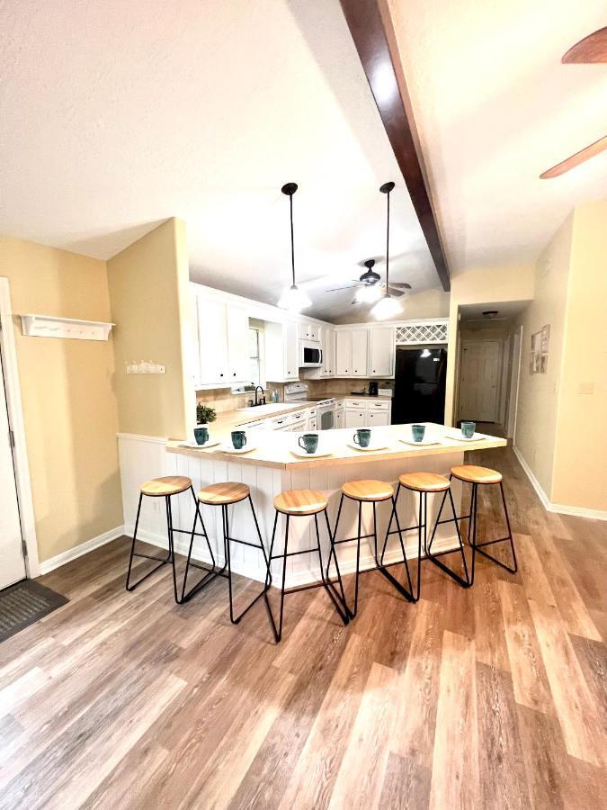 2 Bdrm Treehouse Hideout- Lake Conroe With Boat Ramp Montgomery Bagian luar foto